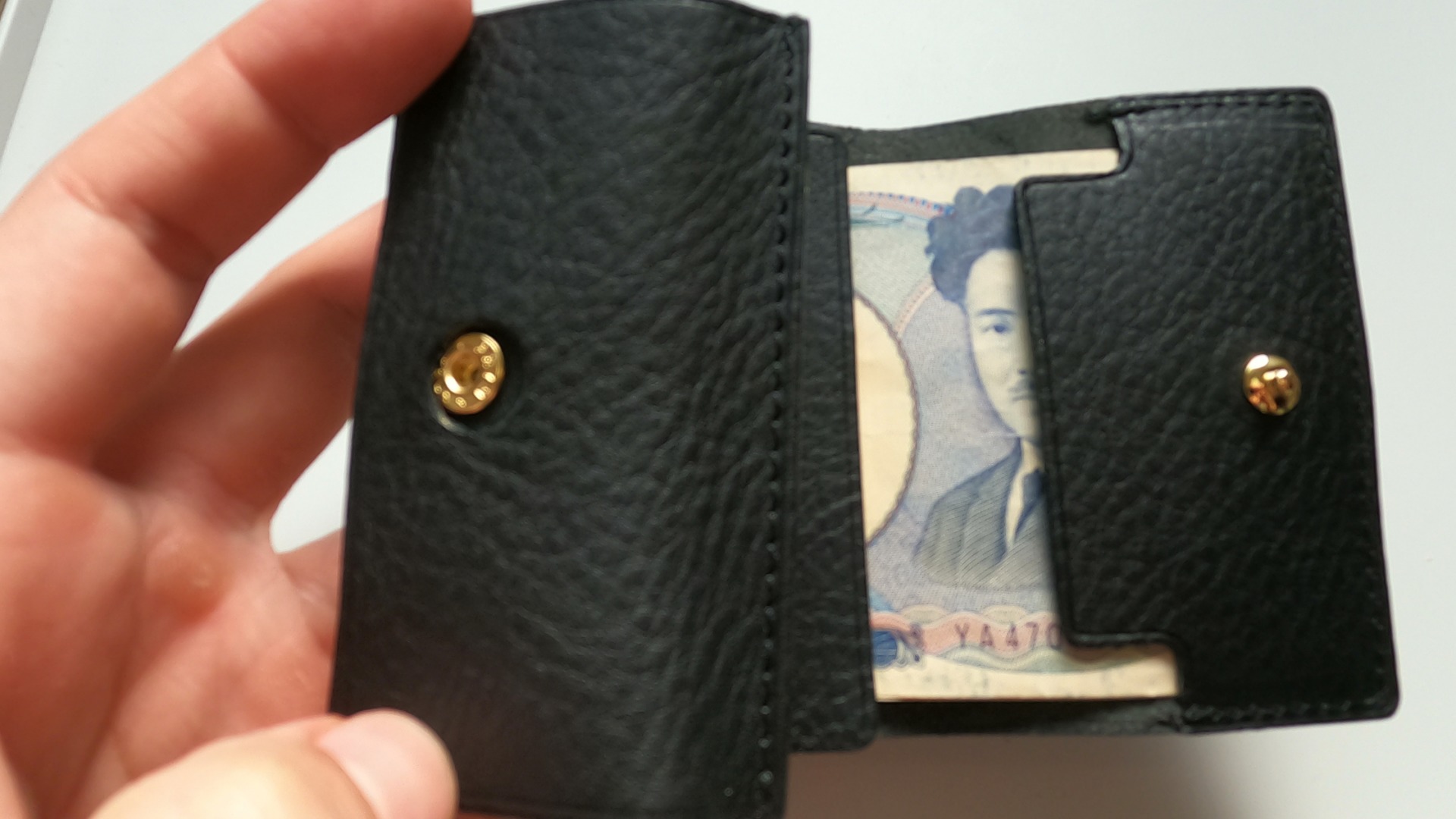 財布にマネークリップと小銭入れが付いた財布rectum3(レクタム)